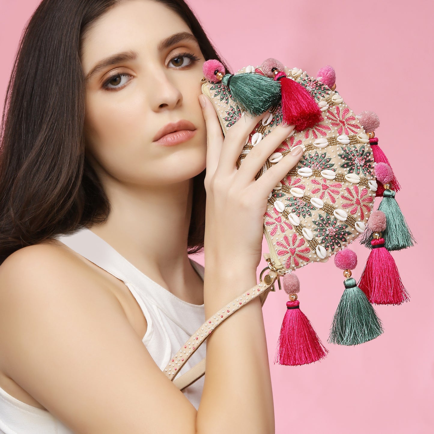 Luna Offwhite Halfmoon clutch