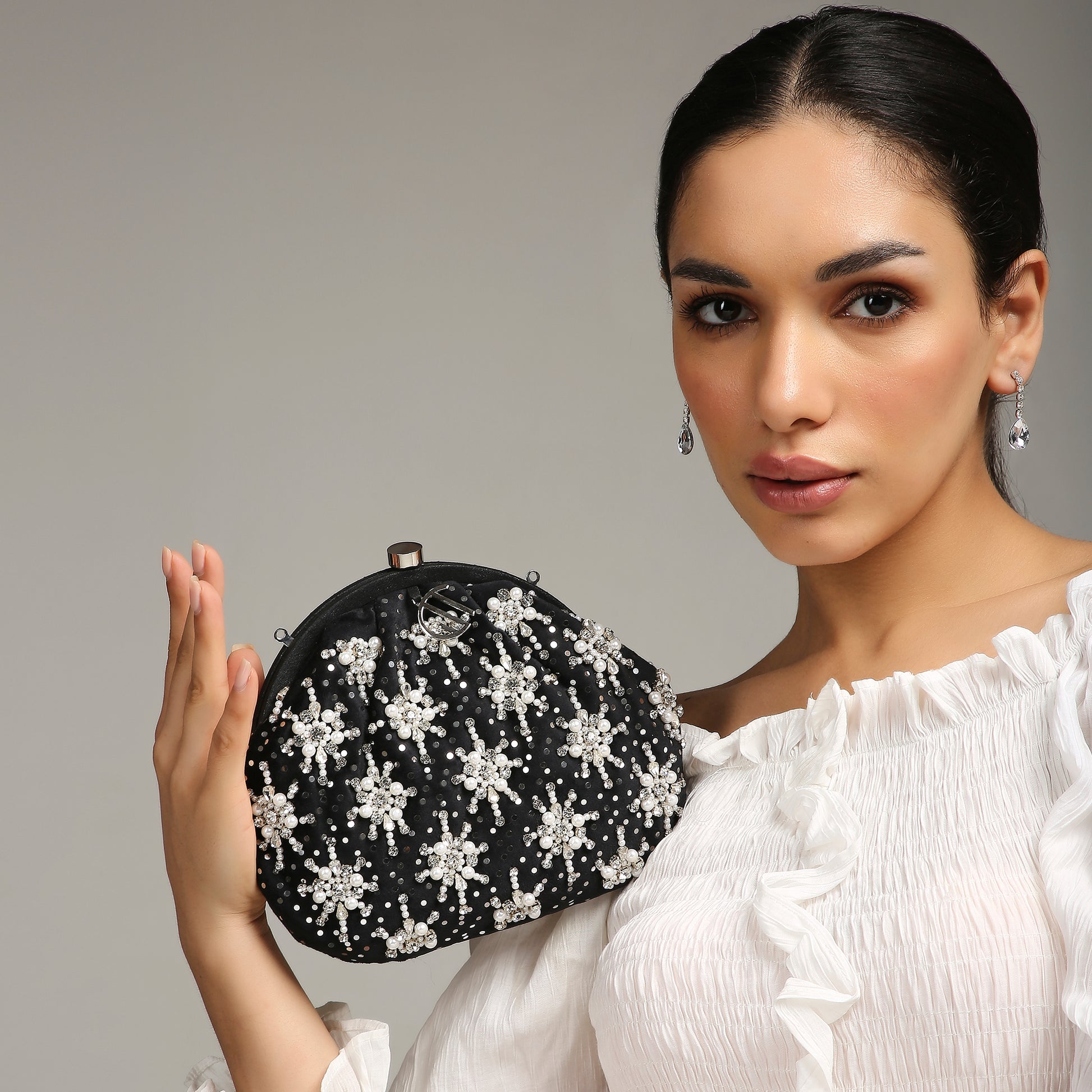 Heer Black Purse handbag