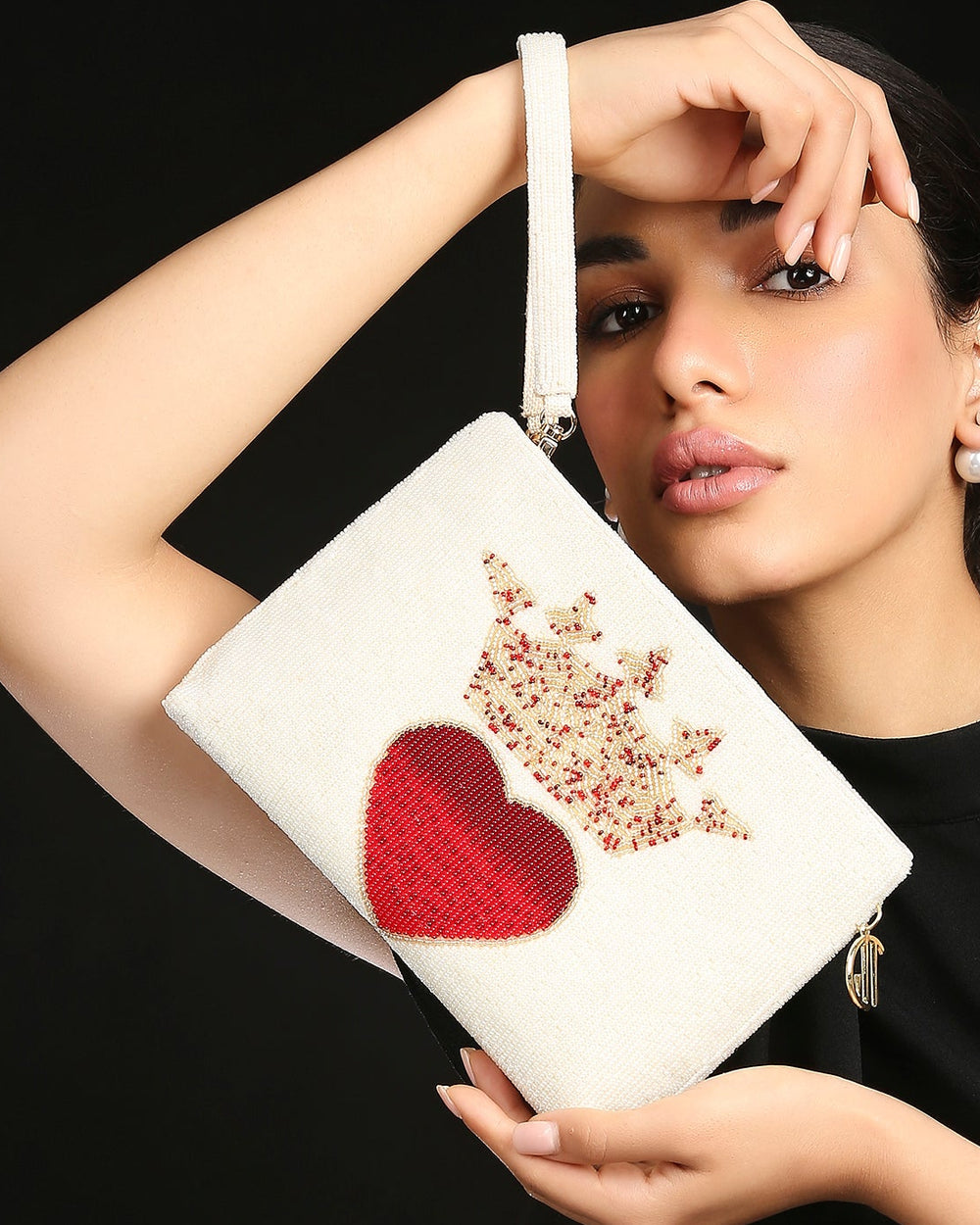 Queen Of Heart Clutch