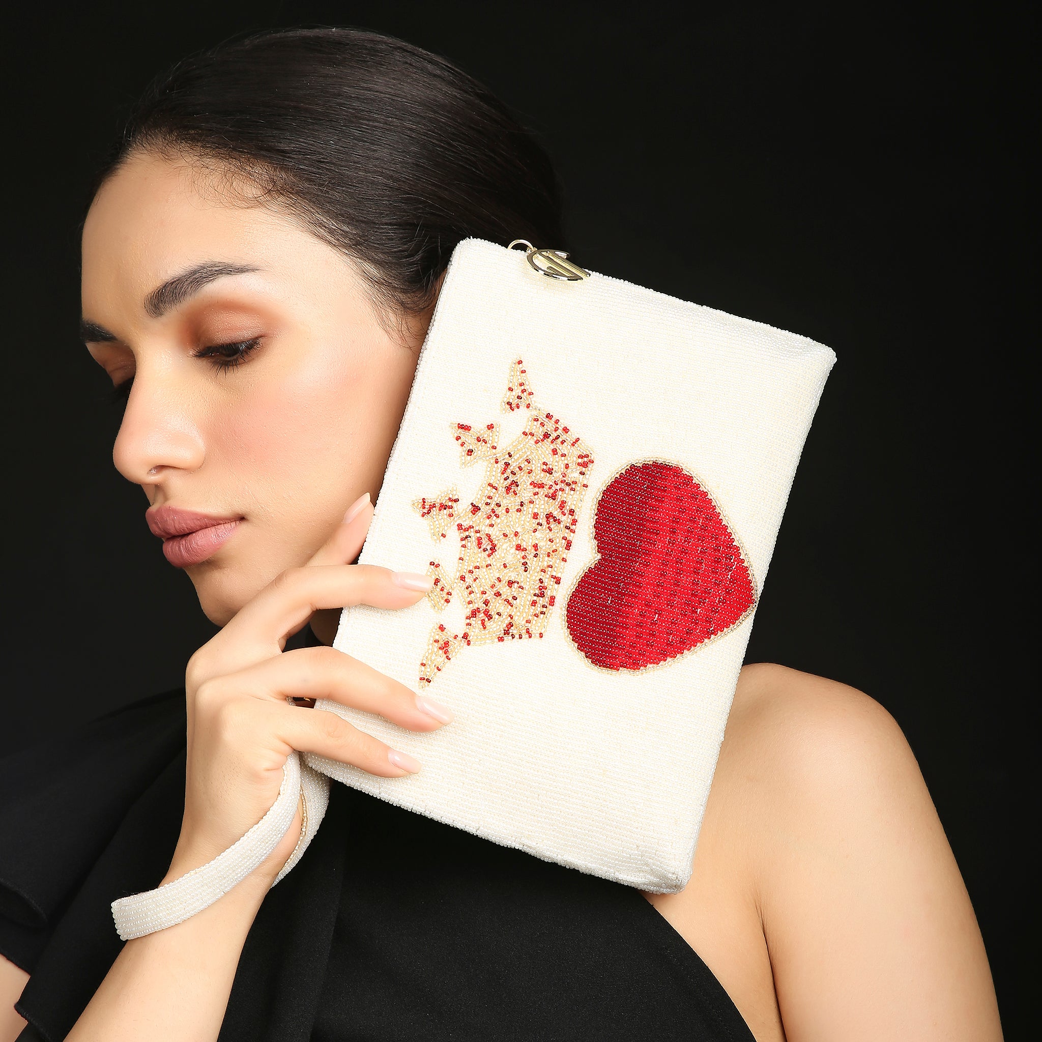 Queen Of Heart Clutch